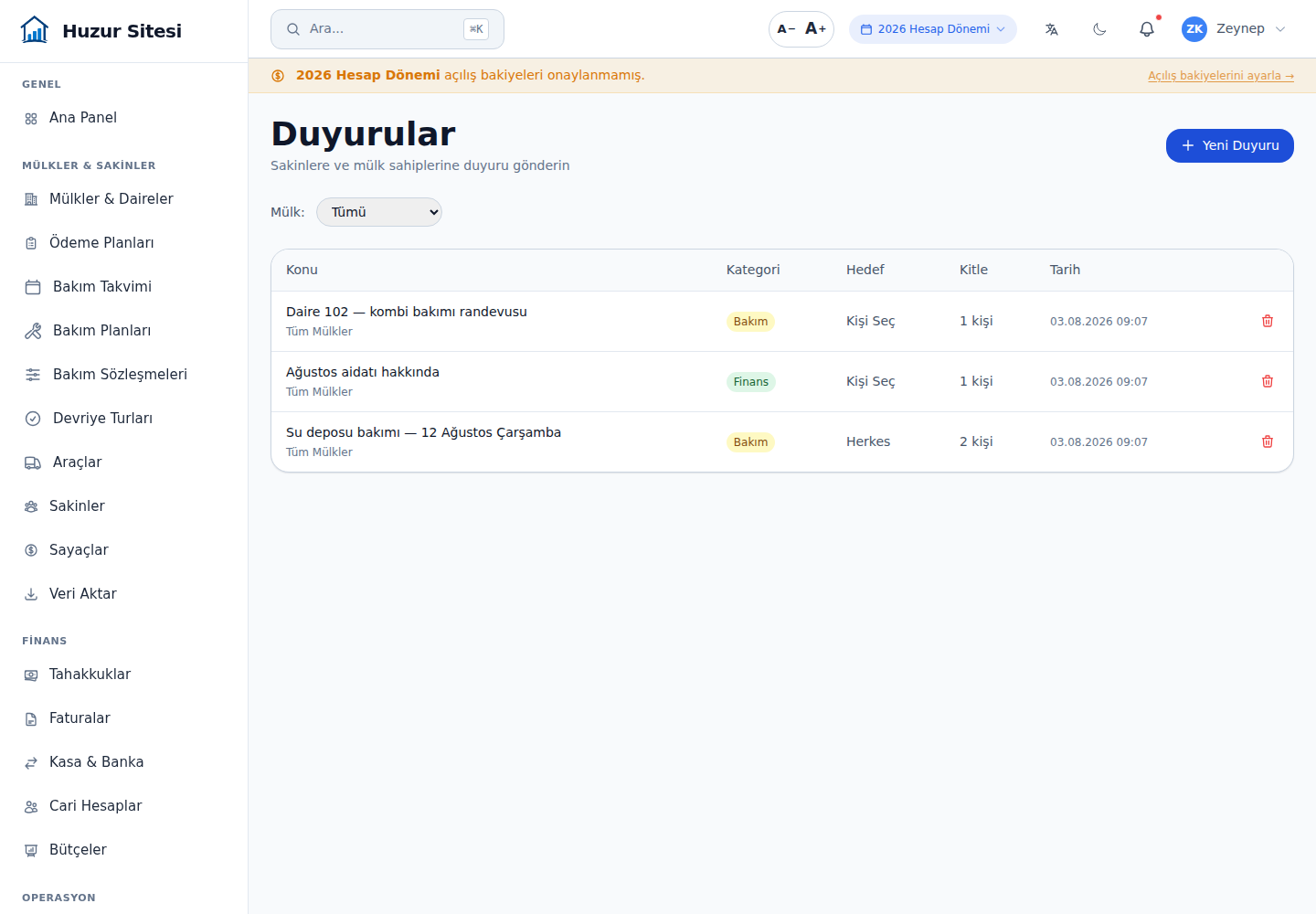 Duyurular listesi — üç duyuru, hedef ve kitle sütunlarıyla